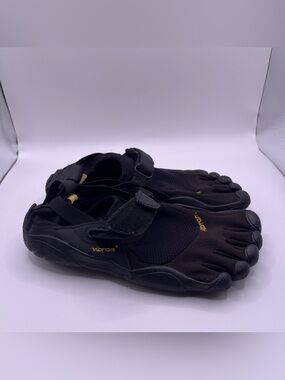 Vibram FiveFingers womens Black SZ 37 US 7-7.5 Hook & Loop Water Shoes Vibram